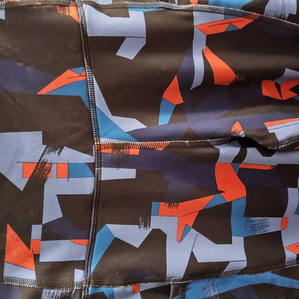 WoMen's Geometric Patterned Pants - Picture 7 of 8